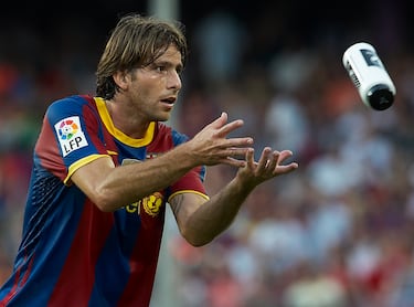 El lateral izquierdo brasileño defendió la camiseta del Barcelona en 89 ocasiones y marcó 2 goles entre 2009 y 2012. Llegó al equipo de París en el mercado de invierno de la temporada 2011-12 donde jugó 214 partidos y anotó 13 goles hasta su salida en 2017.  