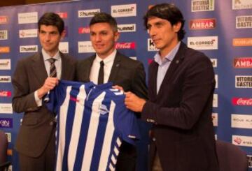 Imágenes del entrenamiento y presentación de Torres en Alavés