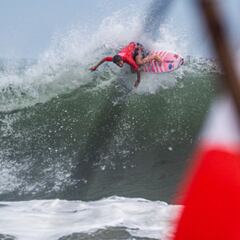 Mundial Junior de surf: 7 españoles siguen avanzando