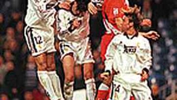 RAYO-REAL MADRID. Los rayistas tendrán su derby una semana después del agravio sufrido en la disputa del otro derby entre el equipo blanco y elAtlético.