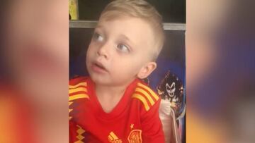 El hijo de Ramos... ?concentraci車n m芍xima para ver a la Selecci車n!