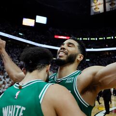 Jayson Tatum igualó este récord histórico de LeBron James en los NBA Playoffs