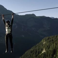 Antoni Villoni combina sus dos pasiones: MTB y salto BASE