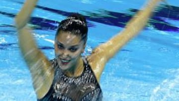 Andrea Fuentes consigue la medalla de plata en solo libre