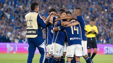 Jugadores de Millonarios en un partido de la Liga BetPlay.