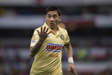 Considerado un ídolo en Coapa, Sambu se consagró en América al obtener por lo menos dos títulos de Liga. También con pasado Puma, al argentino se le recuerda más por lo hecho con la playera azulrema