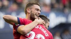 Roberto Torres celebra un gol con Osasuna. 