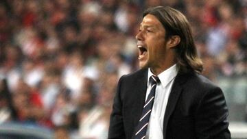 El técnico de Chivas considera que los dos partidos de suspensión para el central por fracturar la nariz de Jonathan Fabbro, no son lo adecuado.