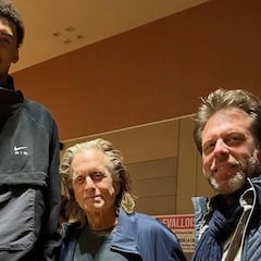 Michael Douglas sorprende con su estado físico junto a Wembanyama