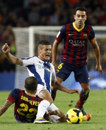 Barcelona-Espanyol. Torje y Dani Alves.