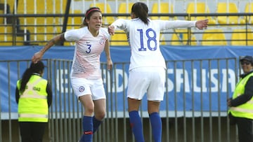 Futbol, Chile vs Sudafrica.
La jugadora de Chile, Carla Guerrero, celebra con sus compaeras su gol contra Sudafrica durante el partido amistoso en el Estadio Sausalito de Via del Mar, Chile.
06/10/2018
Sebastian CisternasPhotosport******
Football