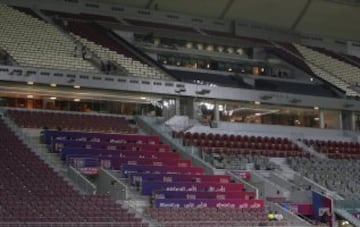 El Khalifa International Stadium es el recinto al aire libre refrigerado más grande del mundo, diseñado para que la sensación térmica en su interior sea de 26º en una zona en la que se registran temperaturas máximas de 50º en verano.