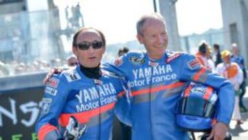 HERMANOS. Dominique (izquierda) y Christian (derecha) Sarron recibieron un homenaje en Le Mans.