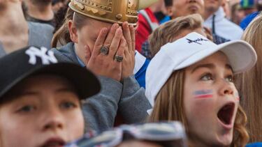 Iceland's fans react during the public screening of the quater final EURO 2016 football match against France, in Reykjavik, Iceland, on July 3, 2016.
The quarter final match plays in Saint-Denis, near Paris. / AFP PHOTO / Karl Petersson