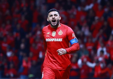 Chivas no dejó brillar a Alexis Vega