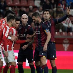 Calleja pierde a tres titulares