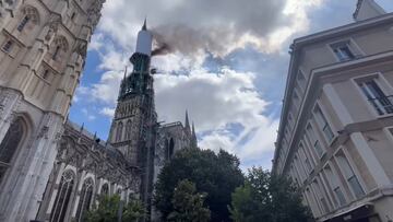 Incendio en Francia: la catedral de Rouen, en llamas