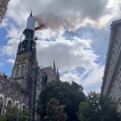 Incendio en Francia: la catedral de Rouen, en llamas