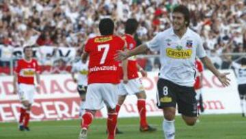 Crist&oacute;bal Jorquera celebra uno de sus goles, en la &uacute;ltima victoria de Colo Colo sobre la UC en el Monumental. Fue el 17 de octubre de 2010.