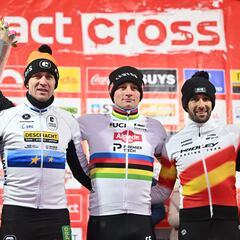 Van der Poel triunfa en la nieve de Mol, Van Aert se cae y Orts vuelve al podio
