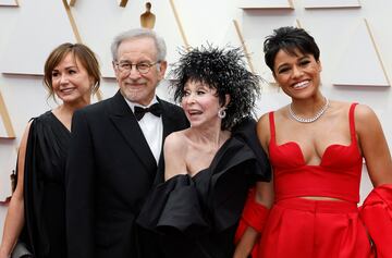 Kristie Macosko Krieger, Steven Spielberg, Rita Moreno y Ariana DeBose, de West Side Story.