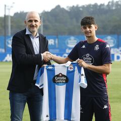 Los fichajes del Deportivo esperan turno en la nevera