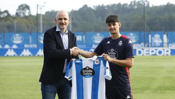 Charlie Patiño todavía no ha jugado ni un minuto con el Deportivo.