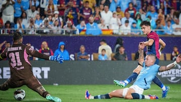 Pau Victor contra el Manchester City