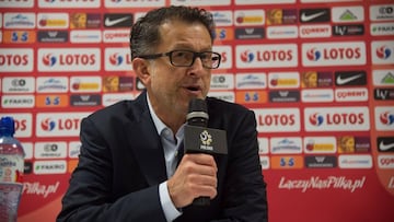 El entrenador del Tri se marchó contento de Europa luego de empatar ante Bélgica y vencer a Polonia en su mini gira europea previo al Mundial.