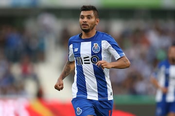 El canterano de Rayados emigró al futbol europeo a una edad muy temprana y ha forjado su camino para ser considerado uno de los mejores futbolistas de nuestro país en el extranjero. La rompió con el Twente y ahora en el Porto se ha convertido en un pilar. En la temporada 2019-20 fue el MVP de la Liga Portguesa.
