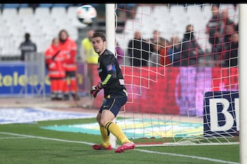 Aranzubia defedía la portería del Atlético de Madrid durante un encuentro frente al Almería. El cancerbero de Logroño fue expulsado y el centrocampista del conjunto rojiblanco se tuvo que poner bajo palos.