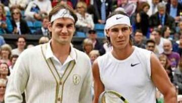 <b>ANTES DE LA BATALLA. </b>Federer y Nadal posan antes de la final.