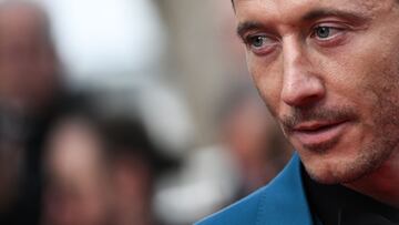 (FILES) In this file photo taken on May 26, 2022 Polish striker Robert Lewandowski arrives for the screening of the film "Broker" during the 75th edition of the Cannes Film Festival in Cannes, southern France. (Photo by LOIC VENANCE / AFP)