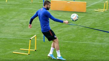 El Atleti sigue con el trabajo individual y repartidos en grupos
