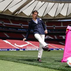 "Si el Atleti sale a morir en el Camp Nou será invencible"