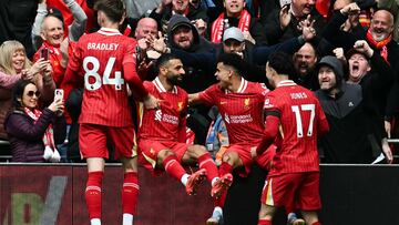 Lucho, por su primera Premier: Anfield prepara la fiesta