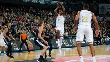 Trey Thompkins, durante el partido entre el Real Madrid y el Bilbao Basket