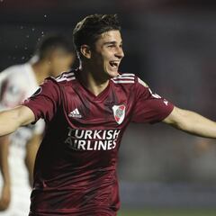 El gran gesto de Julián Álvarez con uno de sus formadores