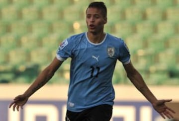 El "Diente" fue goleador en 2013, momento en que jugaba para la Roma de Italia. Luego pasó a Udinese, al Verona y al Granada de España, pero no obtuvo protagonismo. Sonó en Universidad Católica en el actual mercado de fichajes.