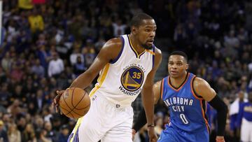 OAKLAND, CA - JANUARY 18: Kevin Durant #35 of the Golden State Warriors dribbles past Russell Westbrook #0 of the Oklahoma City Thunder at ORACLE Arena on January 18, 2017 in Oakland, California. NOTE TO USER: User expressly acknowledges and agrees that, by downloading and or using this photograph, User is consenting to the terms and conditions of the Getty Images License Agreement.   Ezra Shaw/Getty Images/AFP
 == FOR NEWSPAPERS, INTERNET, TELCOS &amp; TELEVISION USE ONLY ==