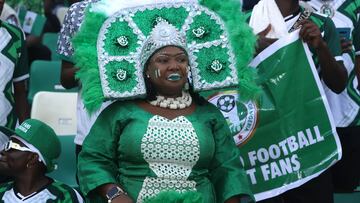 Abidjan (Cote D''ivoire), 11/02/2024.- Supporters of Nigeria cheer prior to the CAF 2023 Africa Cup of Nations final match Nigeria vs Ivory Coast in Abidjan, Ivory Coast, 11 February 2024. (Costa de Marfil) EFE/EPA/LEGNAN KOULA