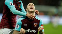 West Ham vence a West Bromwich con doblete de Carroll; Chicharito juega 20 minutos