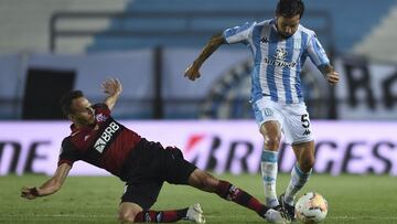El polémico gol anulado a Racing tras asistencia de Mena: ¿falta del chileno?