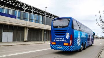 El autocar del Espanyol, rumbo a la frontera de Ucrania.