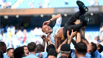 Guardiola: "Aquí ganar títulos es más complicado..."