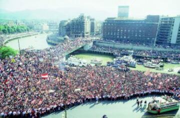 Bilbao take to the streets en masse to salute the champions