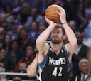 Primer triple-doble de Kevin Love en la victoria ante Utah