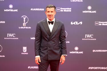 El exfutbolista Luis Figo posa a su llegada a la ceremonia de entrega de los Premios Laureus.