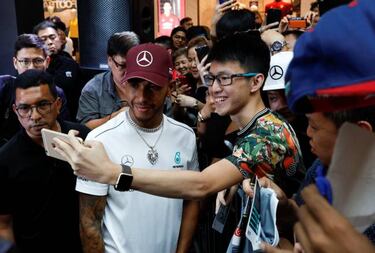 Lewis Hamilton insists focus on racing amid fashion obligations