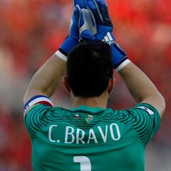 Bravo regresa a Colo Colo
